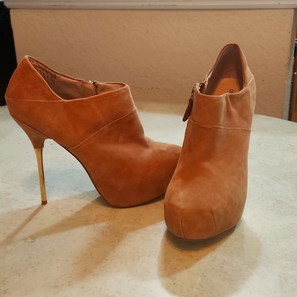 Size 9 boot heels